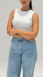 Sleeveless basic top - White
