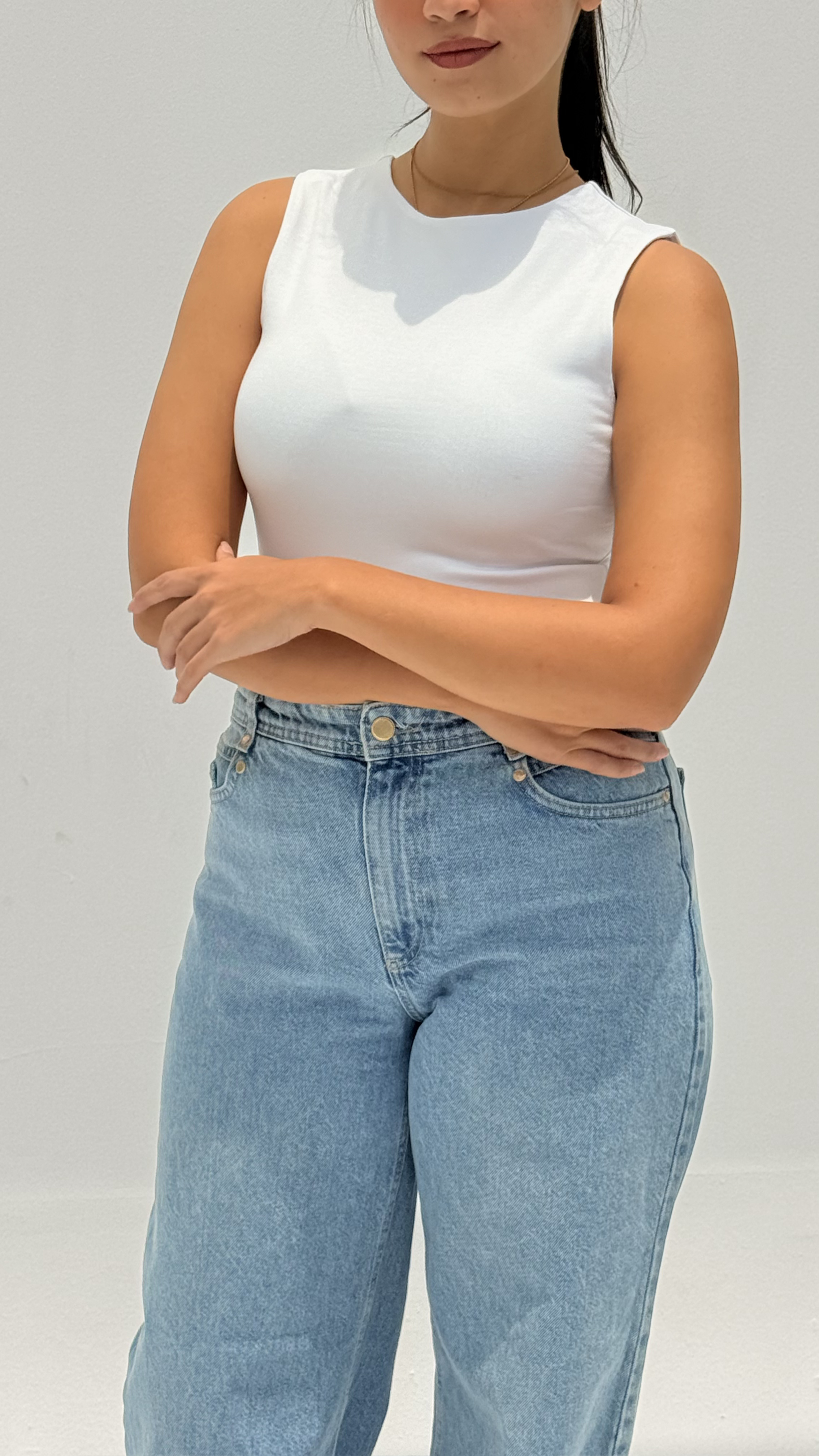 Sleeveless basic top - White